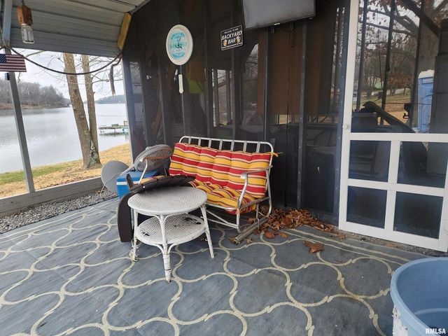 10 Womack Road, Galatia, IL 62935