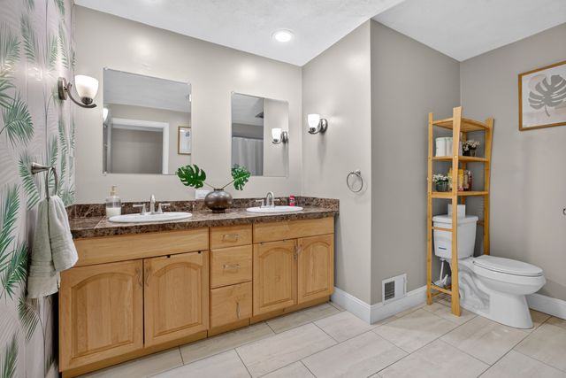 42 Epping Street 4, Lowell, MA 01852