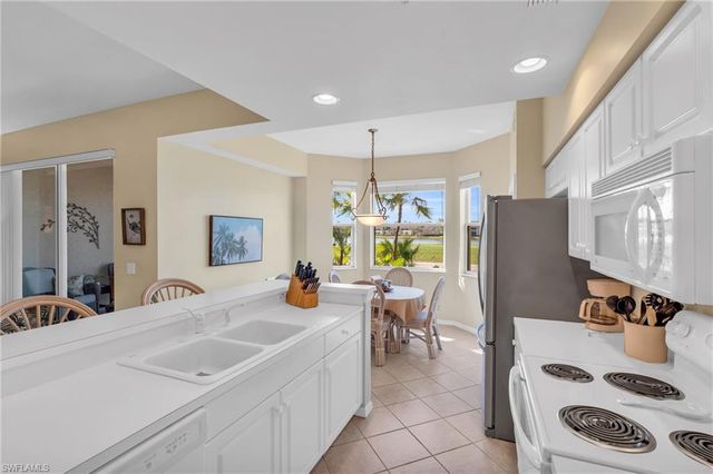 2730 Cypress Trace CIR 2812, Naples, FL 34119