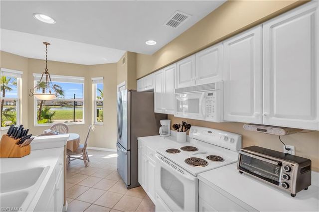 2730 Cypress Trace CIR 2812, Naples, FL 34119