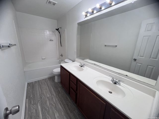 6211 MEANDERING TRL, Converse, TX 78109