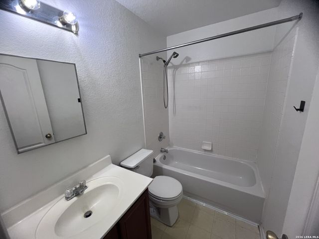 6211 MEANDERING TRL, Converse, TX 78109