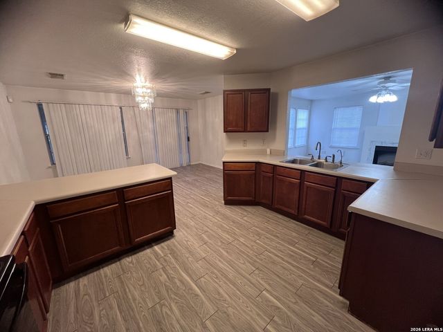 6211 MEANDERING TRL, Converse, TX 78109