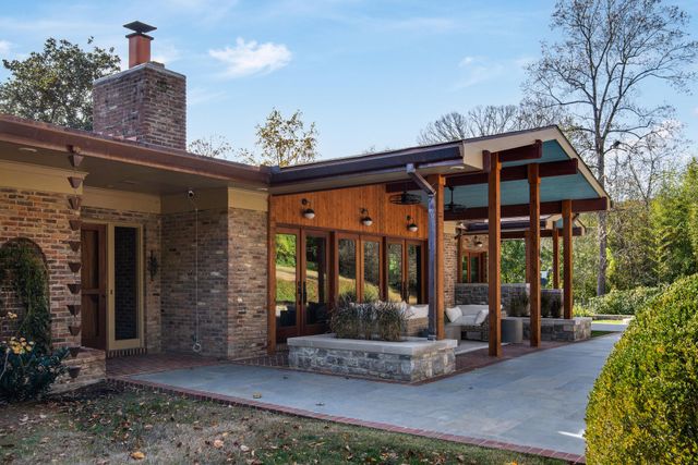 6318 E Valley Rd, Nashville, TN 37205