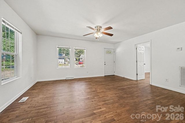 925 S Chestnut Street, Gastonia, NC 28054