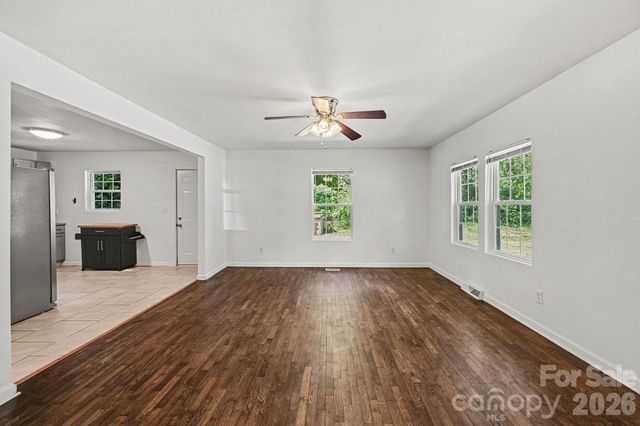925 S Chestnut Street, Gastonia, NC 28054