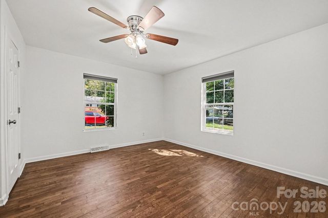 925 S Chestnut Street, Gastonia, NC 28054