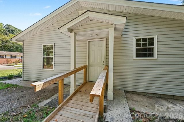 925 S Chestnut Street, Gastonia, NC 28054