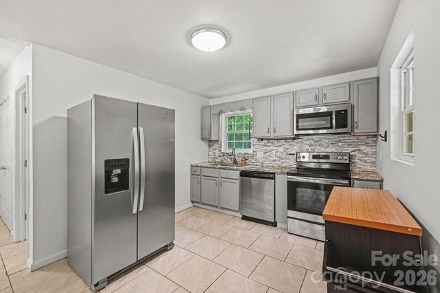 925 S Chestnut Street, Gastonia, NC 28054