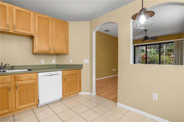 7820 Sandpine CT 2304, Naples, FL 34104