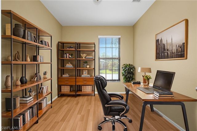 7820 Sandpine CT 2304, Naples, FL 34104