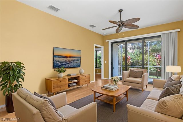 7820 Sandpine CT 2304, Naples, FL 34104