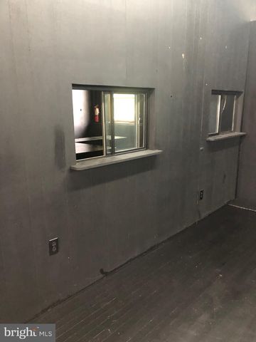 85-87 W MAIN ST, Leola, PA 17540