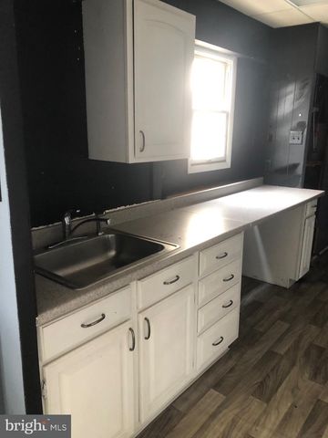 85-87 W MAIN ST, Leola, PA 17540