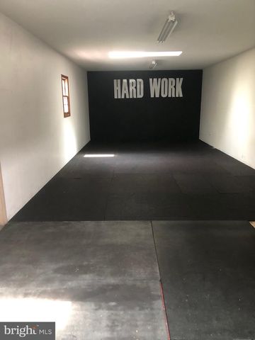 85-87 W MAIN ST, Leola, PA 17540