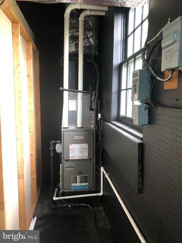 85-87 W MAIN ST, Leola, PA 17540