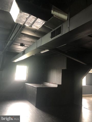 85-87 W MAIN ST, Leola, PA 17540