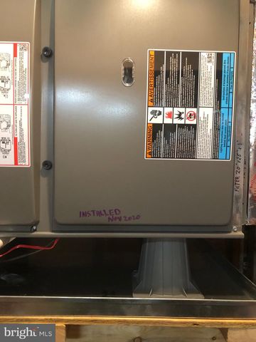 85-87 W MAIN ST, Leola, PA 17540