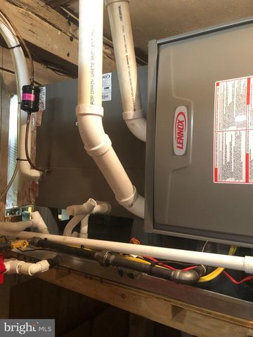 85-87 W MAIN ST, Leola, PA 17540