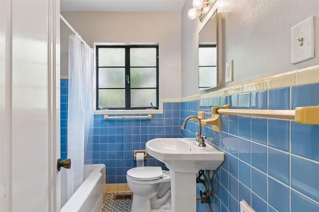 1500 30TH AVENUE N, St Petersburg, FL 33704