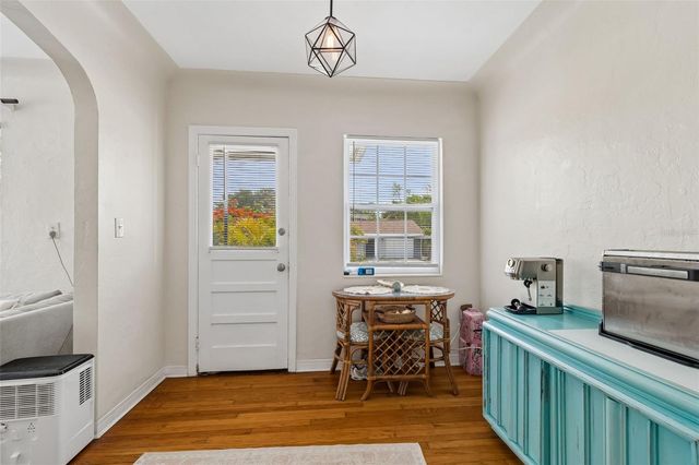1500 30TH AVENUE N, St Petersburg, FL 33704