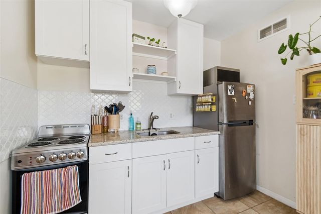 1500 30TH AVENUE N, St Petersburg, FL 33704