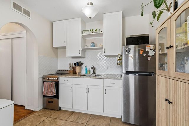 1500 30TH AVENUE N, St Petersburg, FL 33704
