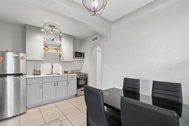 1500 30TH AVENUE N, St Petersburg, FL 33704
