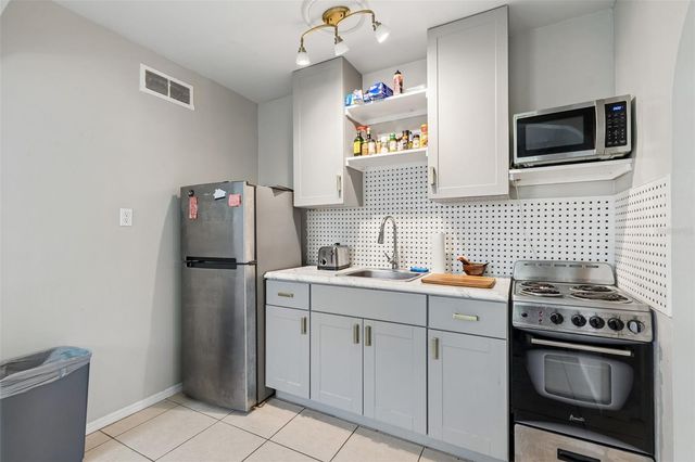 1500 30TH AVENUE N, St Petersburg, FL 33704