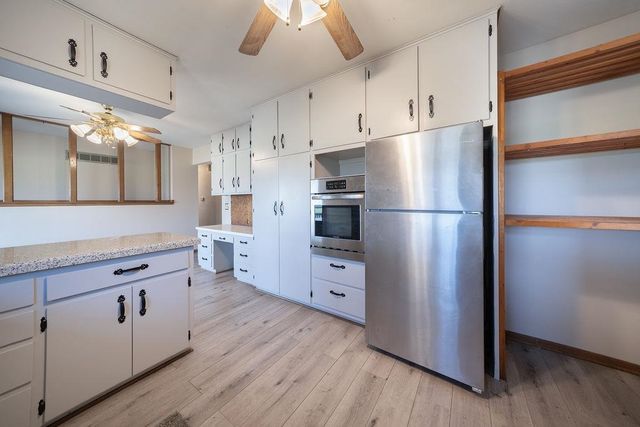 1902 Marksdale Ave, Goddard, KS 67052