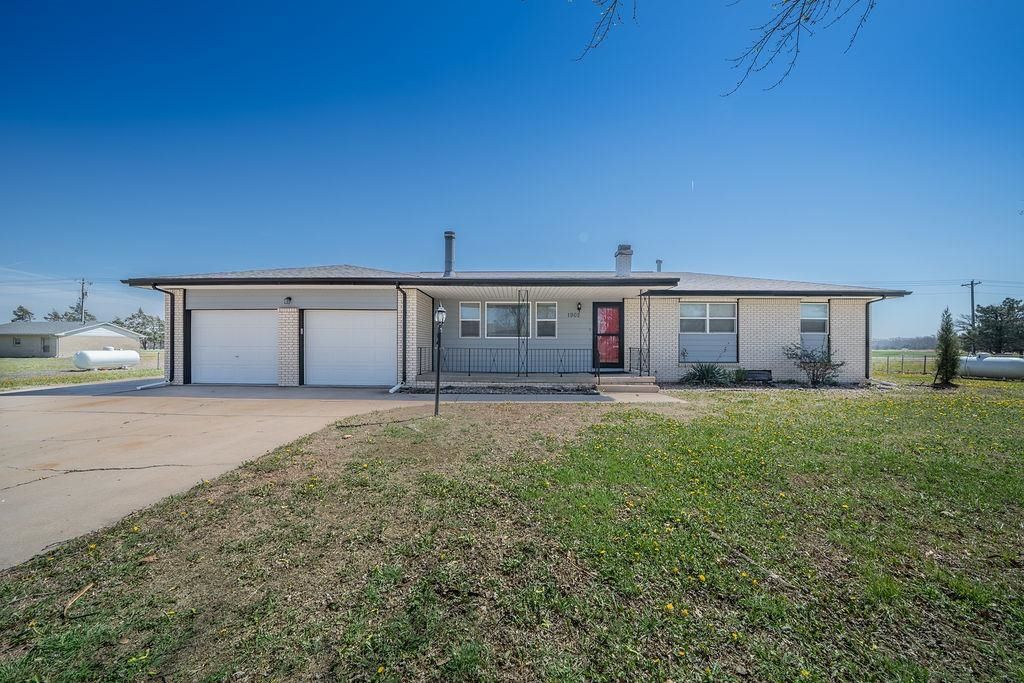 1902 Marksdale Ave, Goddard, KS 67052