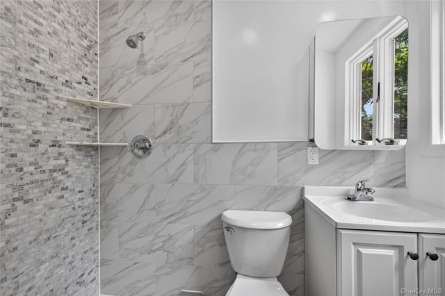 11 Penguin Lane, Commack, NY 11725