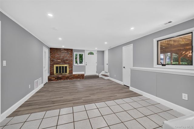 11 Penguin Lane, Commack, NY 11725