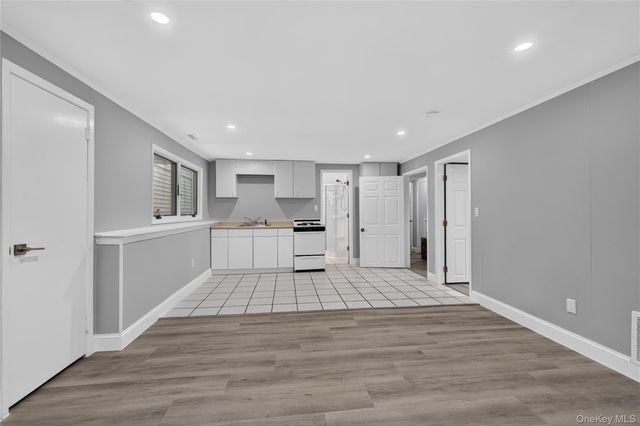 11 Penguin Lane, Commack, NY 11725