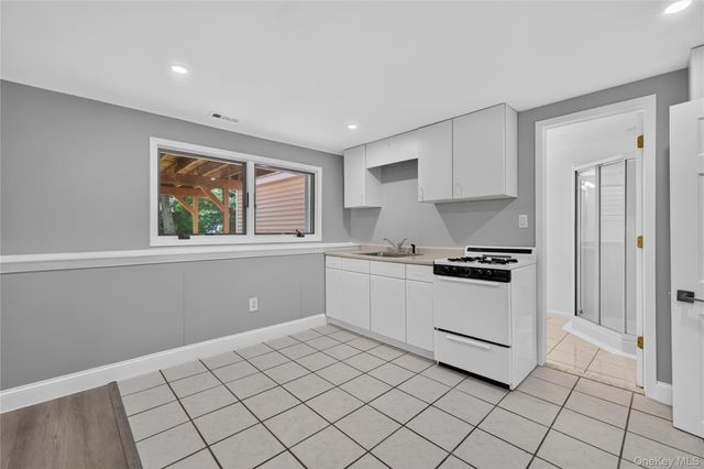 11 Penguin Lane, Commack, NY 11725