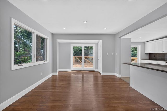11 Penguin Lane, Commack, NY 11725