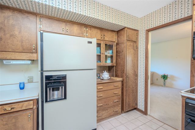 1327 S 4th Avenue W, Newton, IA 50208