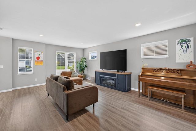 608 Sugar Maple Lane, Verona, WI 53593