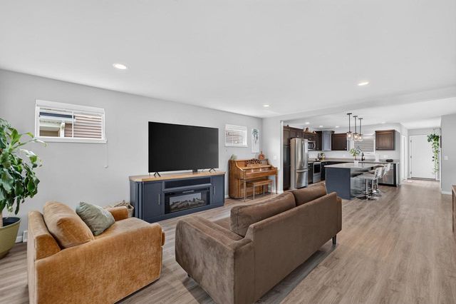 608 Sugar Maple Lane, Verona, WI 53593
