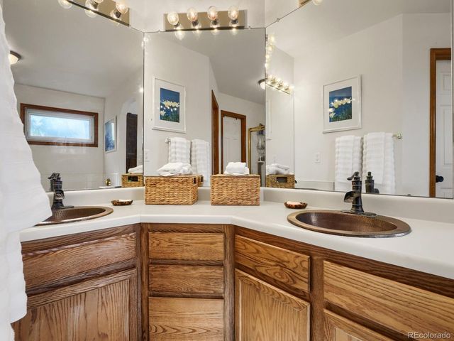 5233 S Espana St, Centennial, CO 80015