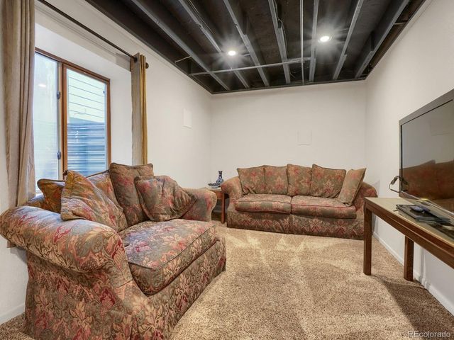 5233 S Espana St, Centennial, CO 80015
