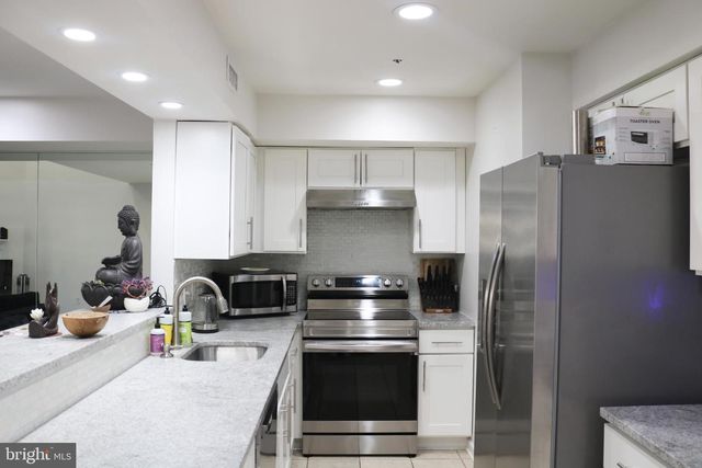 1031 MAIN ST, Voorhees, NJ 08043