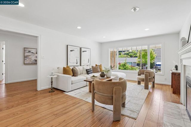 49 Corliss Dr, Moraga, CA 94556