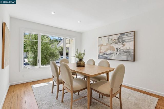49 Corliss Dr, Moraga, CA 94556