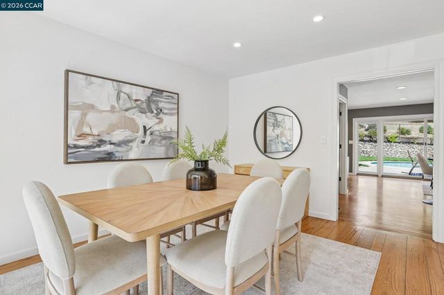 49 Corliss Dr, Moraga, CA 94556