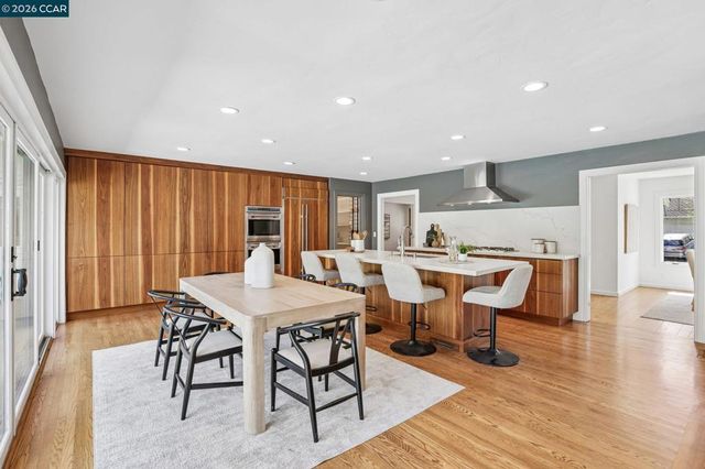 49 Corliss Dr, Moraga, CA 94556