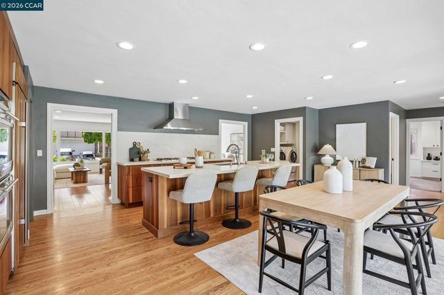 49 Corliss Dr, Moraga, CA 94556