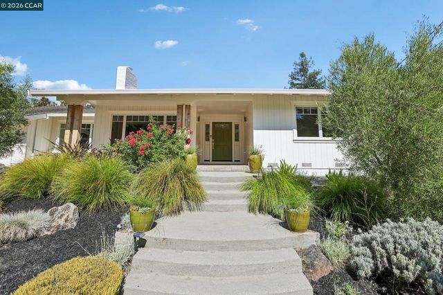 49 Corliss Dr, Moraga, CA 94556