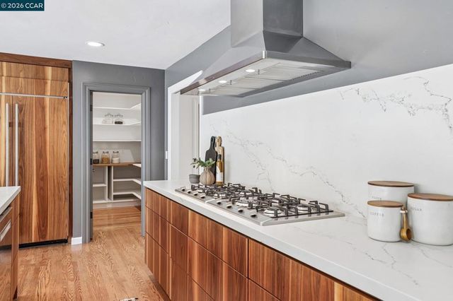 49 Corliss Dr, Moraga, CA 94556