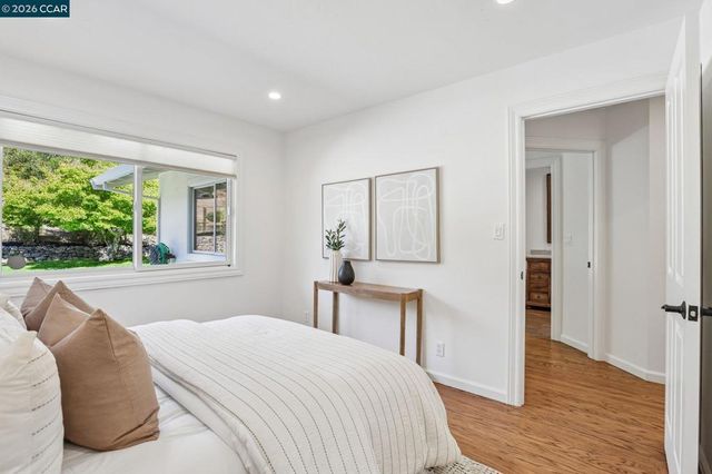 49 Corliss Dr, Moraga, CA 94556